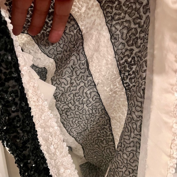 ALICE + OLIVIA black and white stripped sequined mini dress. Size 10 - Picture 7 of 11